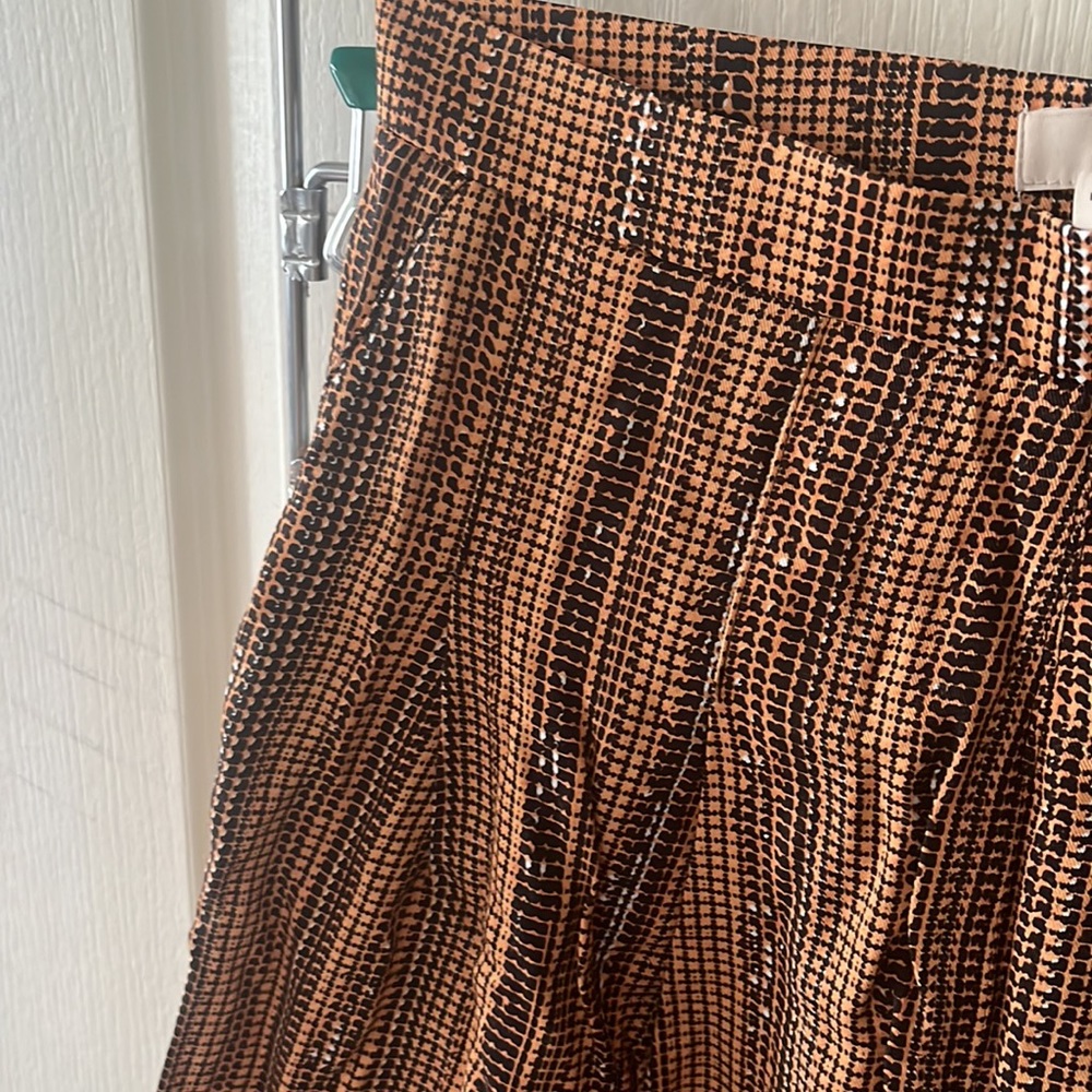 3/$30 EUC H&M animal print like flowy pants in size US 4 - Picture 4 of 5